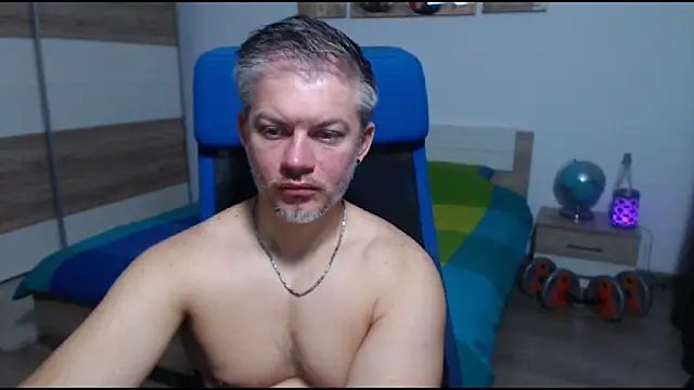 Snapshot of RobbyShawz chatting on 10/27/25, 05:33 RobbyShawz online show from 10/27/25, 05:33