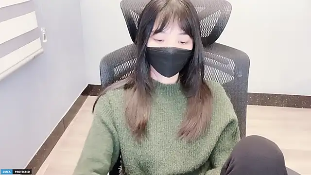 Snapshot of Ayase_momo chatting on 12/29/24, 08:26 Ayase momo online show from 12/29/24, 08:26
