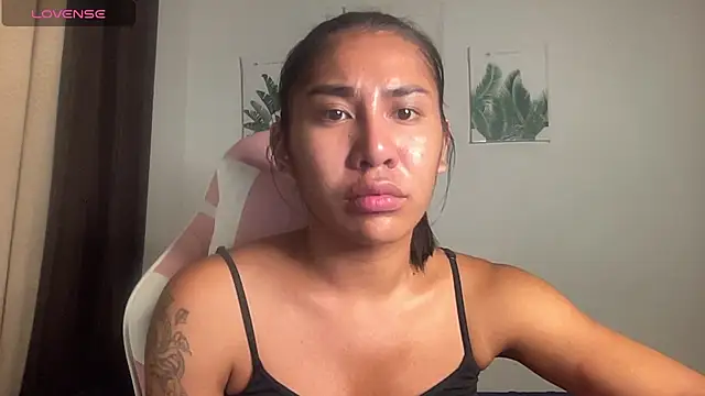 Snapshot of Alaia_Pope chatting on 06/19/26, 06:23 Alaia Pope online show from 06/19/26, 06:23