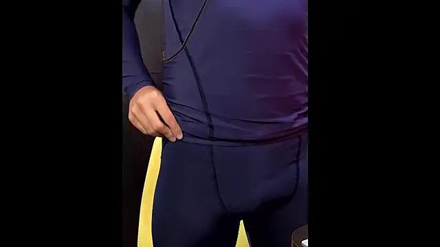 Snapshot of asiahot_liam chatting on 01/29/25, 11:41 asiahot liam online show from 01/29/25, 11:41