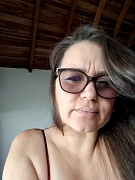 Snapshot of MariaPau_83 chatting on 06/03/26, 04:23 MariaPau 83 online show from 06/03/26, 04:23