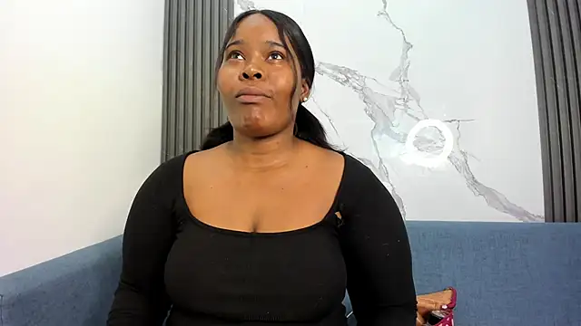 Rianamanson online show from 10/31/25, 05:08