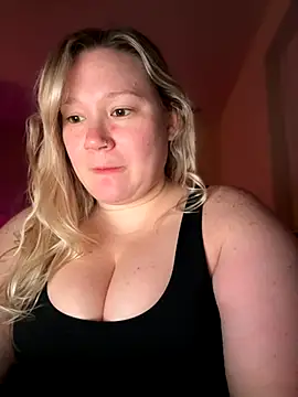 PiggyRose online show from 10/05/25, 02:43