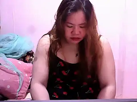 Snapshot of bridgette4u chatting on 11/07/25, 11:43 bridgette4u online show from 11/07/25, 11:43