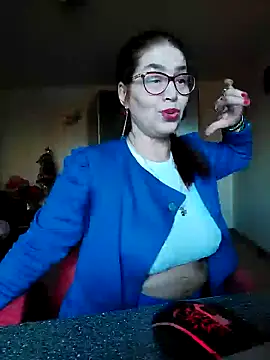 Chriss Tinaa online show from 12/12/24, 08:36