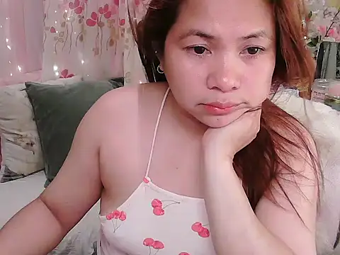 Snapshot of OhmyPinay chatting on 04/28/26, 04:06 OhmyPinay online show from 04/28/26, 04:06