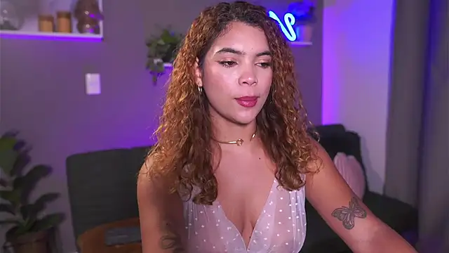 Snapshot of HannahEvanss chatting on 11/22/25, 07:02 HannahEvanss online show from 11/22/25, 07:02