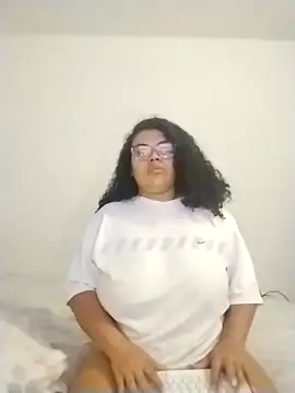 mabigomez00 online show from 04/18/26, 09:13