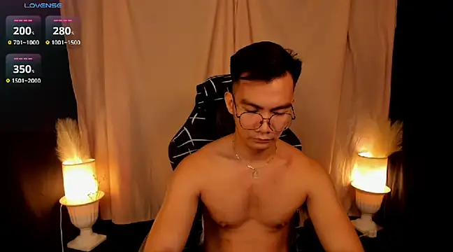 000batman000 online show from 02/17/25, 03:36