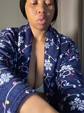 Snapshot of cherrybabe76 chatting on 11/28/25, 06:38 cherrybabe76 online show from 11/28/25, 06:38