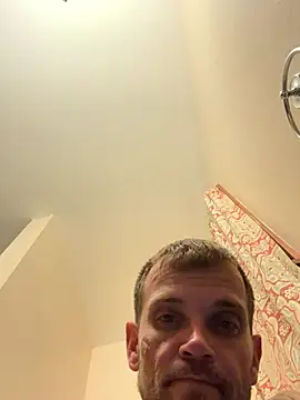 Snapshot of flogrown@xh chatting on 11/04/25, 02:32 flogrownxh online show from 11/04/25, 02:32