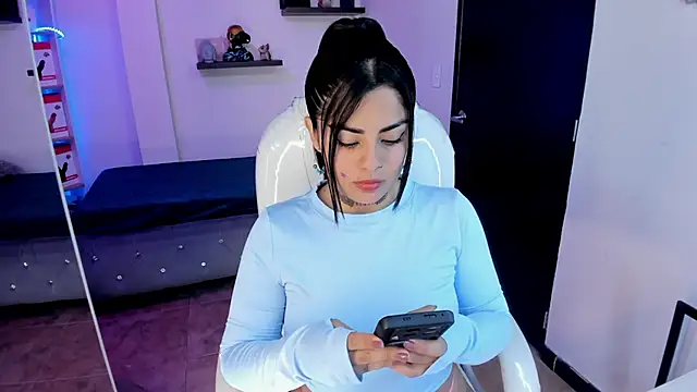 Catalinaa martinez online show from 02/07/25, 08:10