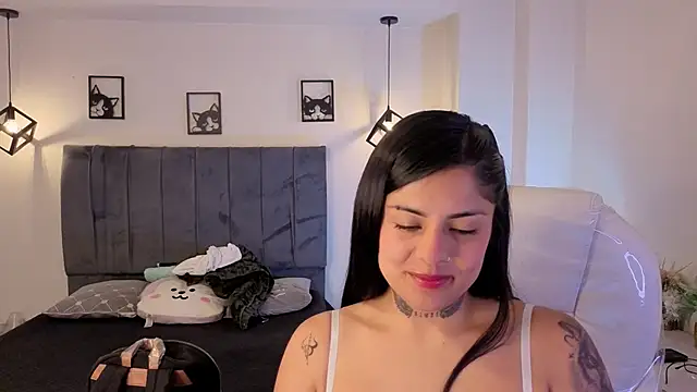 Catalinaa martinez online show from 11/02/25, 04:42