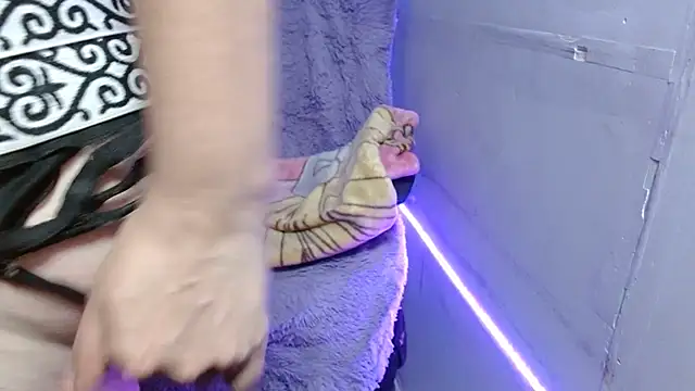 AnnyelinnaLove online show from 01/26/25, 08:03