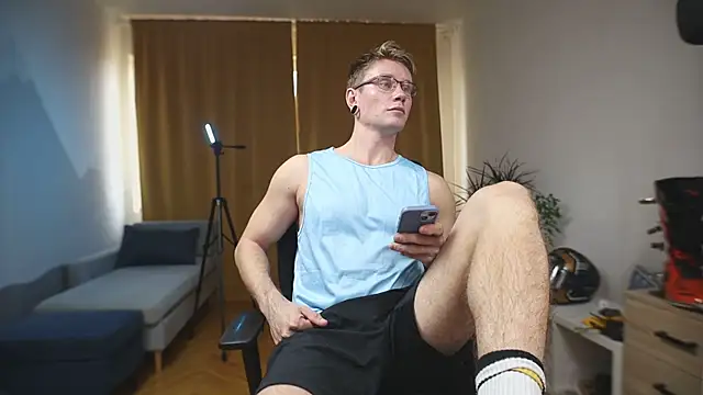 kevin-park online show from 10/31/25, 11:44