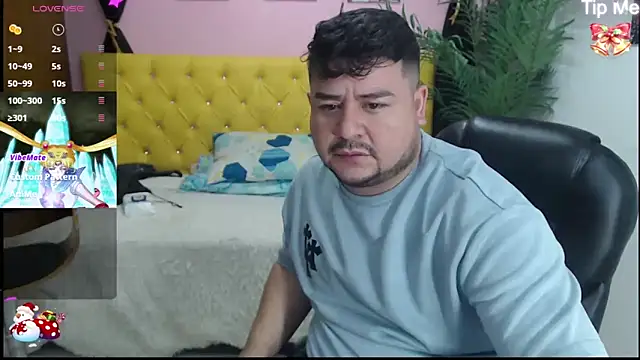 Snapshot of oso_dirty_ chatting on 12/17/24, 05:26 oso dirty online show from 12/17/24, 05:26