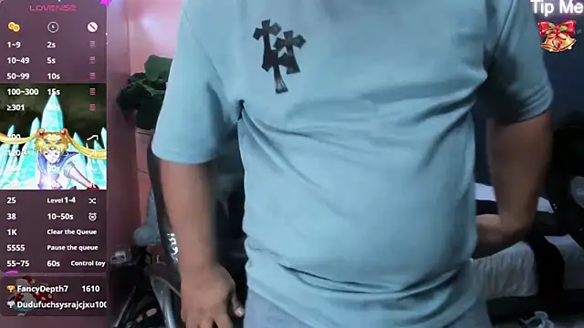 Snapshot of oso_dirty_ chatting on 12/28/24, 08:47 oso dirty online show from 12/28/24, 08:47