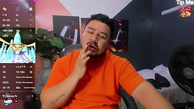 Snapshot of oso_dirty_ chatting on 12/29/24, 05:33 oso dirty online show from 12/29/24, 05:33