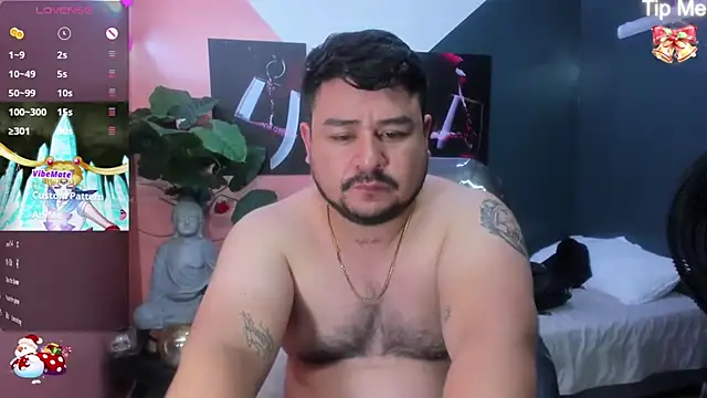 Snapshot of oso_dirty_ chatting on 12/30/24, 05:44 oso dirty online show from 12/30/24, 05:44