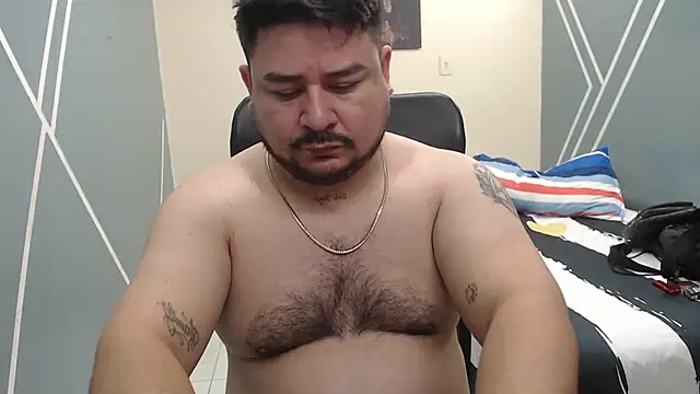 Snapshot of oso_dirty_ chatting on 01/24/25, 05:32 oso dirty online show from 01/24/25, 05:32