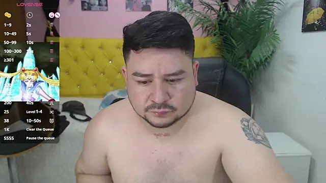 Snapshot of oso_dirty_ chatting on 03/13/25, 05:28 oso dirty online show from 03/13/25, 05:28