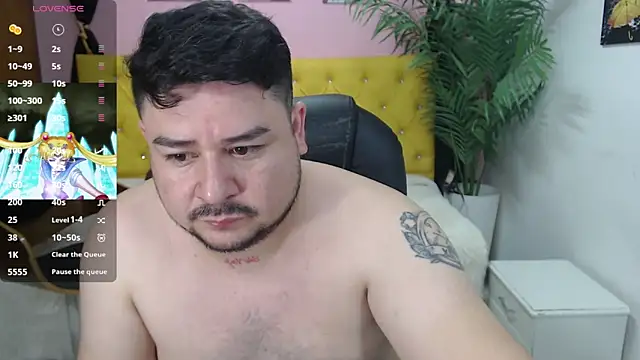 Snapshot of oso_dirty_ chatting on 03/15/25, 05:37 oso dirty online show from 03/15/25, 05:37