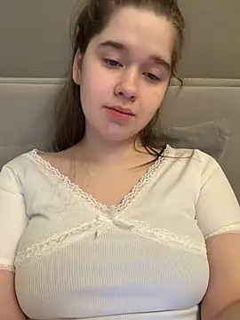 Snapshot of HornyGirlH chatting on 05/18/26, 01:45 HornyGirlH online show from 05/18/26, 01:45