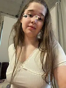 Snapshot of HornyGirlH chatting on 05/27/26, 05:10 HornyGirlH online show from 05/27/26, 05:10