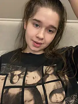 Snapshot of HornyGirlH chatting on 06/09/26, 11:27 HornyGirlH online show from 06/09/26, 11:27