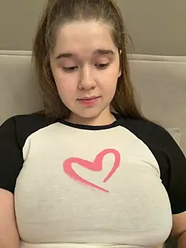 Snapshot of HornyGirlH chatting on 07/03/26, 10:27 HornyGirlH online show from 07/03/26, 10:27