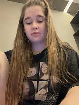 Snapshot of HornyGirlH chatting on 07/07/26, 12:35 HornyGirlH online show from 07/07/26, 12:35