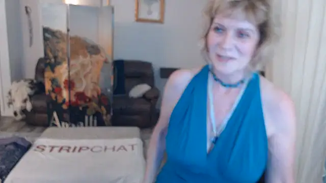 Snapshot of SindeeDix chatting on 07/11/26, 05:04 SindeeDix online show from 07/11/26, 05:04
