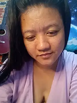 Snapshot of Urchanel chatting on 02/23/25, 02:18 Urchanel online show from 02/23/25, 02:18