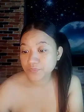 Snapshot of Urchanel chatting on 04/23/26, 01:35 Urchanel online show from 04/23/26, 01:35
