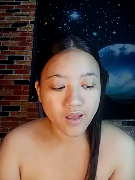 Snapshot of Urchanel chatting on 04/25/26, 12:24 Urchanel online show from 04/25/26, 12:24