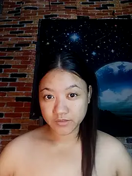 Snapshot of Urchanel chatting on 04/27/26, 10:52 Urchanel online show from 04/27/26, 10:52