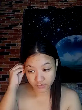 Snapshot of Urchanel chatting on 04/28/26, 11:10 Urchanel online show from 04/28/26, 11:10