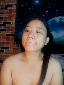 Snapshot of Urchanel chatting on 05/07/26, 01:11 Urchanel online show from 05/07/26, 01:11