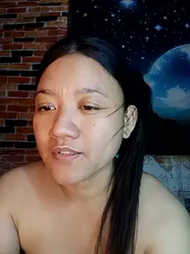 Snapshot of Urchanel chatting on 05/07/26, 01:16 Urchanel online show from 05/07/26, 01:16