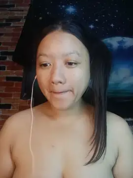 Snapshot of Urchanel chatting on 05/31/26, 10:22 Urchanel online show from 05/31/26, 10:22