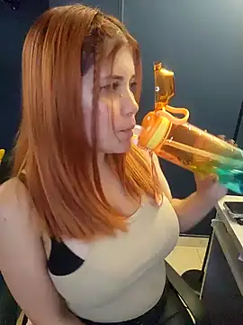 Snapshot of jnilu1227 chatting on 12/15/24, 04:18 jnilu1227 online show from 12/15/24, 04:18