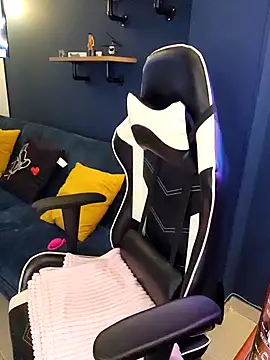 Snapshot of jnilu1227 chatting on 02/04/25, 01:16 jnilu1227 online show from 02/04/25, 01:16