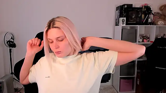 hotblonds online show from 11/23/25, 11:10