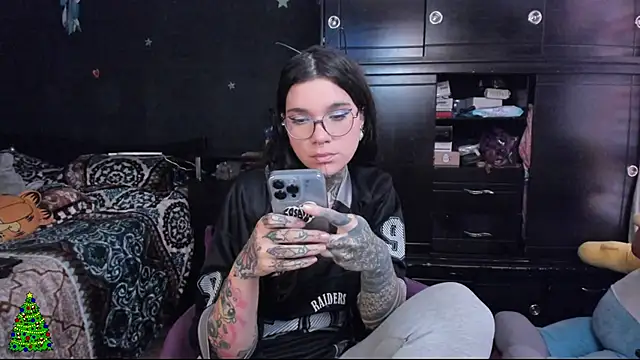 Lilmarieee online show from 12/12/24, 08:10