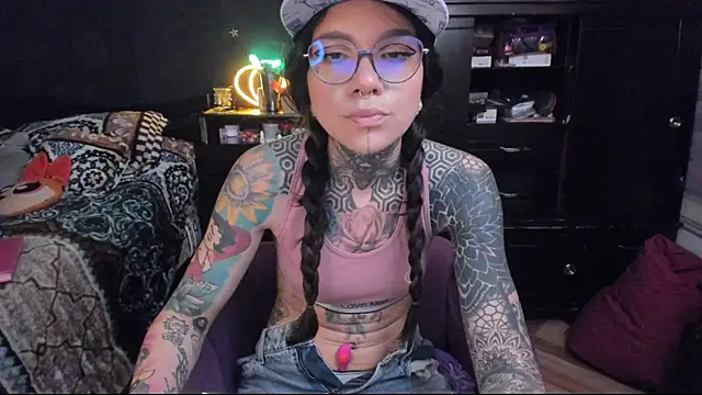 Lilmarieee online show from 02/05/25, 12:20