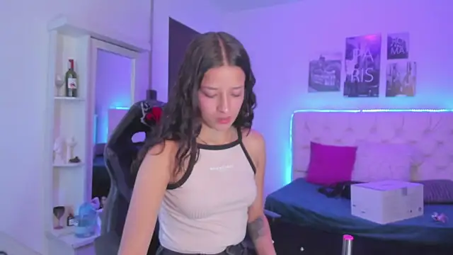 Snapshot of Amaia_Daniells chatting on 12/11/24, 03:24 Amaia Daniells online show from 12/11/24, 03:24