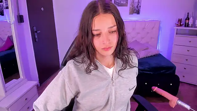 Snapshot of Amaia_Daniells chatting on 01/06/25, 04:47 Amaia Daniells online show from 01/06/25, 04:47