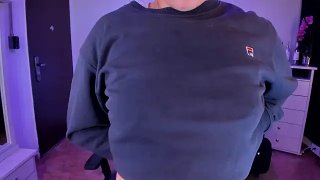 Snapshot of Amaia_Daniells chatting on 01/07/25, 03:35 Amaia Daniells online show from 01/07/25, 03:35