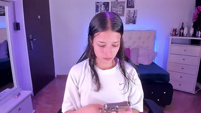 Snapshot of Amaia_Daniells chatting on 01/09/25, 06:17 Amaia Daniells online show from 01/09/25, 06:17