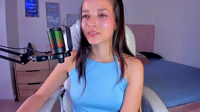 Snapshot of Amaia_Daniells chatting on 02/20/25, 07:34 Amaia Daniells online show from 02/20/25, 07:34